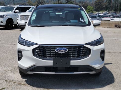 New 2024 Ford Escape SE w/ PHEV Premium Package FWD image 2