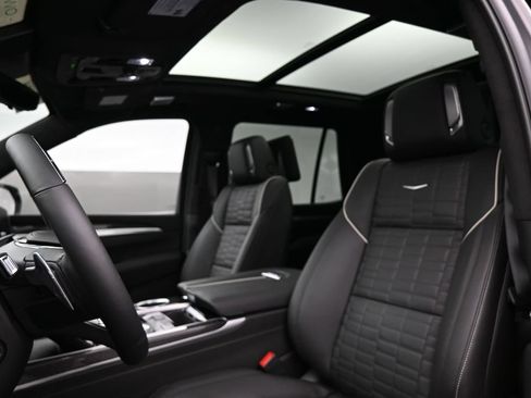 Used 2026 Cadillac Escalade V w/ LPO, Floor Liner Package AWD/4WD image 12