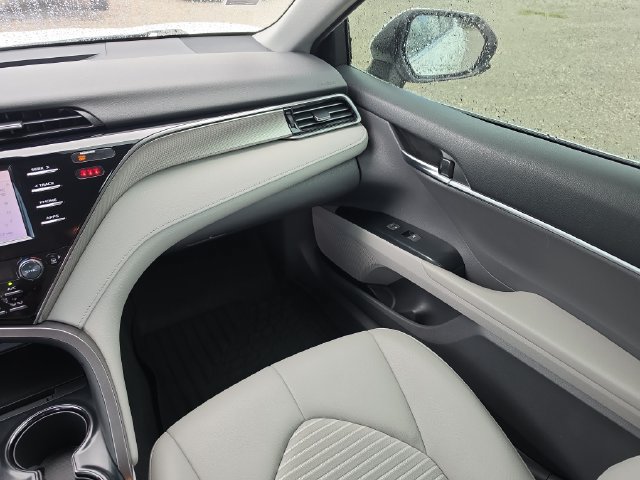 Used 2020 Toyota Camry SE FWD image 12