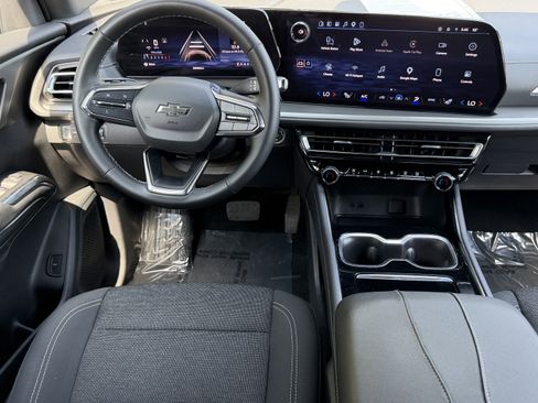 Used 2024 Chevrolet Traverse LS w/ Midnight/Sport Edition FWD image 18