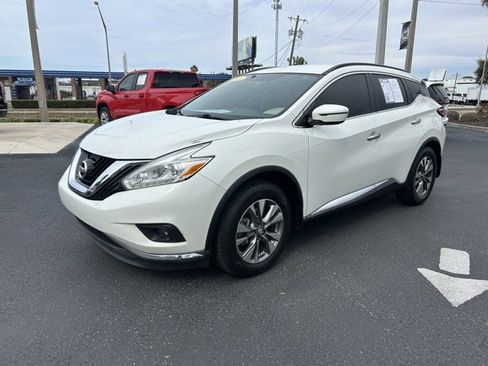 Used 2016 Nissan Murano SV image 3