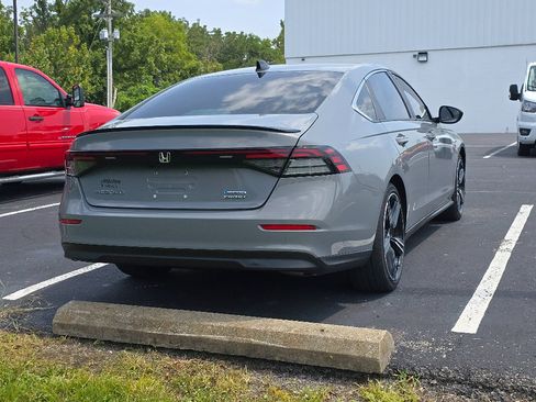 Used 2025 Honda Accord Sport image 3