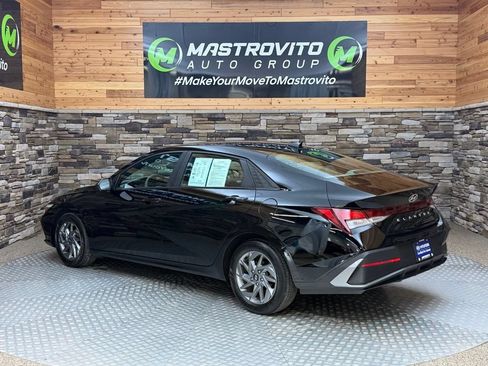 Used 2024 Hyundai Elantra SEL FWD image 15