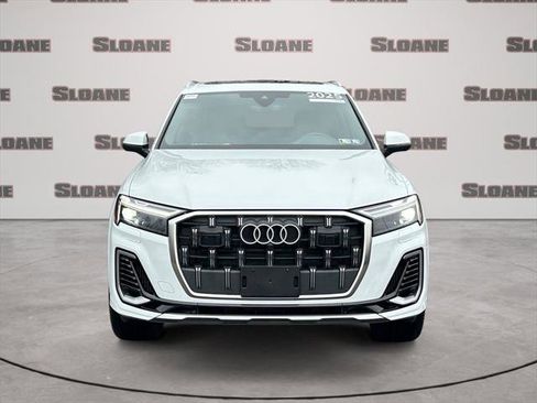 Certified 2025 Audi Q7 3.0T Premium Plus image 8