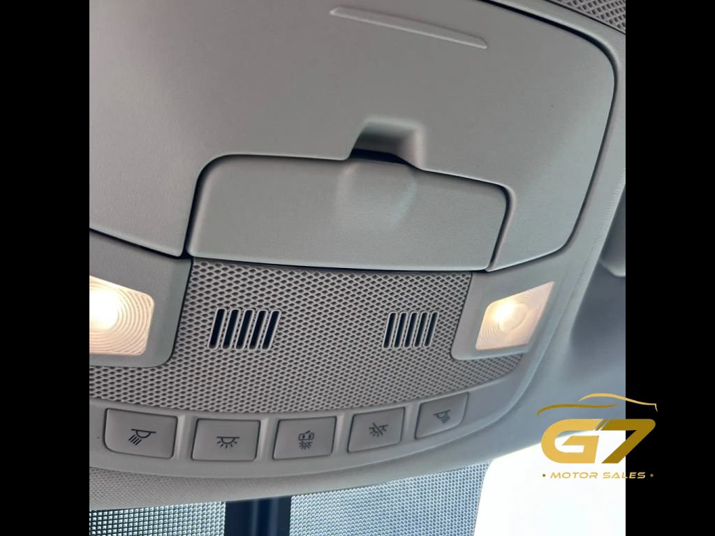 Used 2019 Ford Expedition XLT w/ Equipment Group 202A AWD/4WD image 14