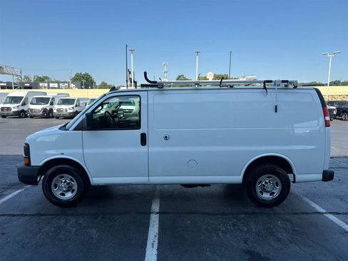 Used 2016 Chevrolet Express 2500 RWD image 5
