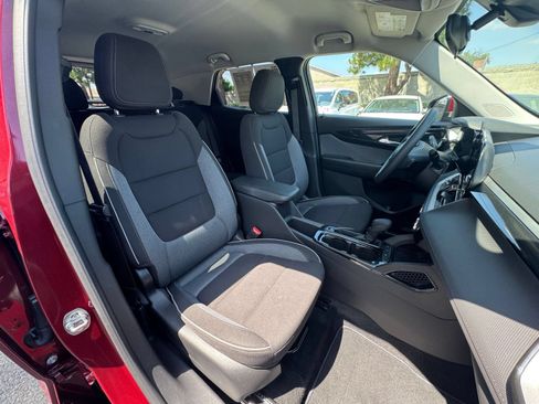 Used 2025 Chevrolet TrailBlazer LT FWD image 30