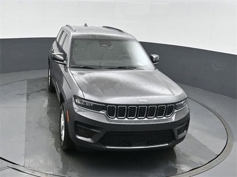New 2025 Jeep Grand Cherokee Laredo X w/ Luxury Tech Group I image 34