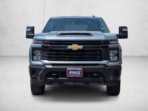 Used 2024 Chevrolet Silverado 2500 W/T w/ WT Convenience Package AWD/4WD image 2