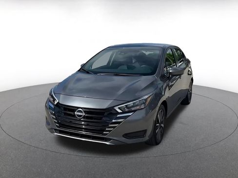 Used 2025 Nissan Versa SV FWD image 7