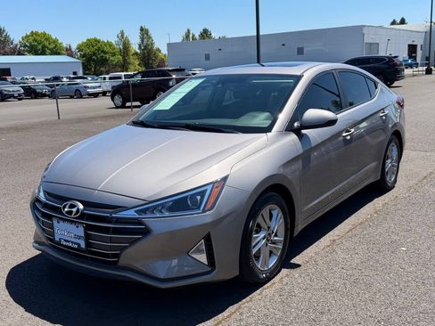 Used 2020 Hyundai Elantra Value Edition FWD image 4