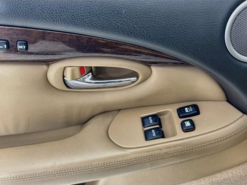 Used 2008 Lexus SC 430 Convertible w/ Preferred Accessory Pkg RWD image 21