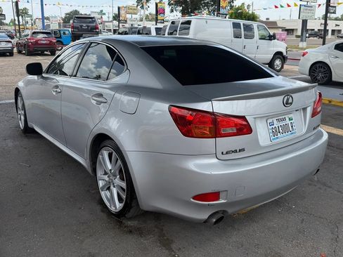 Used 2006 Lexus IS 250 w/ Preferred Accessory Pkg RWD image 5