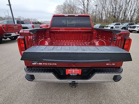 Used 2021 GMC Sierra 1500 SLE w/ Preferred Package image 9