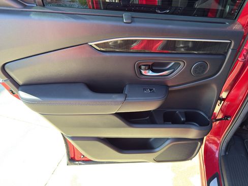 Used 2025 Honda Pilot Elite image 18