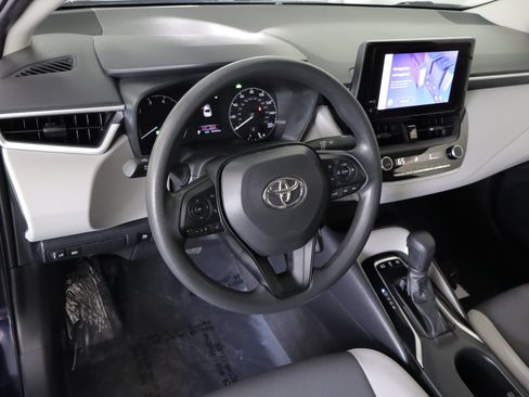 Used 2024 Toyota Corolla LE AWD/4WD image 9