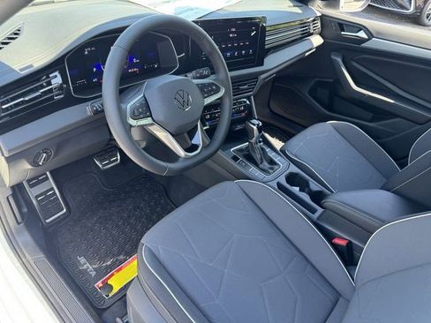 Used 2025 Volkswagen Jetta Sport image 14