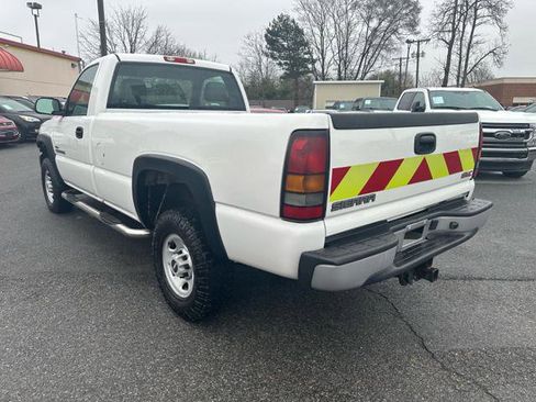 Used 2006 GMC Sierra 2500 W/T w/ Heavy-Duty Power Package image 7
