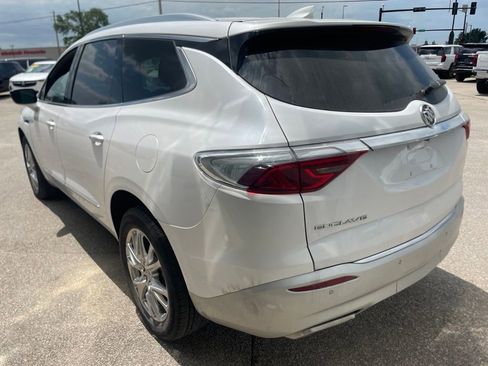 Used 2023 Buick Enclave Essence w/ Experience Buick Package FWD image 4