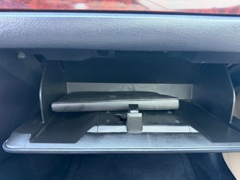 Used 2002 Chrysler Sebring Limited image 29