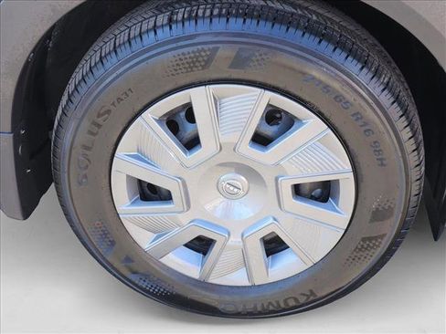 Used 2025 Nissan Kicks S image 21