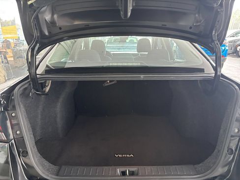 Used 2025 Nissan Versa SV FWD image 30