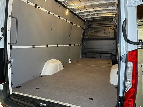 Used 2026 Mercedes-Benz Sprinter 2500 image 21