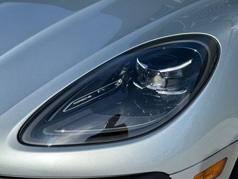 Certified 2026 Porsche Macan S AWD/4WD image 13