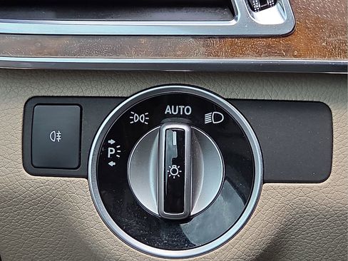 Used 2016 Mercedes-Benz E 350 Sedan image 20
