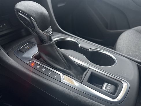 Used 2024 Chevrolet Equinox LT image 21