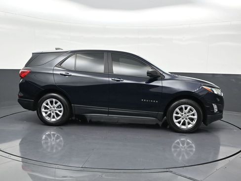 Used 2021 Chevrolet Equinox LS image 7
