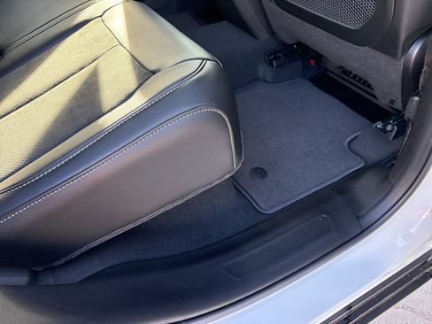 New 2025 Jeep Grand Cherokee Altitude image 24