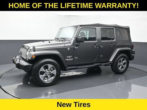 Used 2017 Jeep Wrangler Unlimited Sahara w/ Max Tow Package AWD/4WD image 2