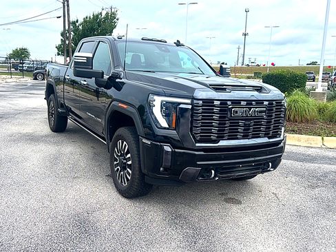 Used 2024 GMC Sierra 2500 Denali Ultimate w/ Max Trailering Package AWD/4WD image 3