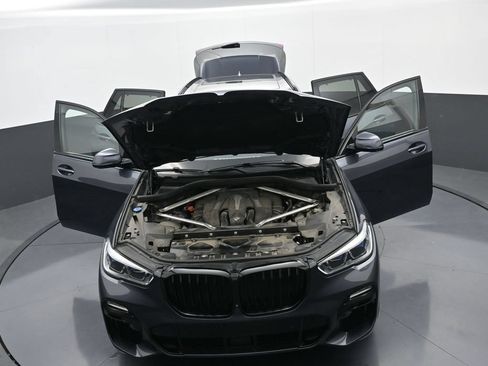 Used 2019 BMW X5 xDrive50i w/ M Sport Package AWD/4WD image 38