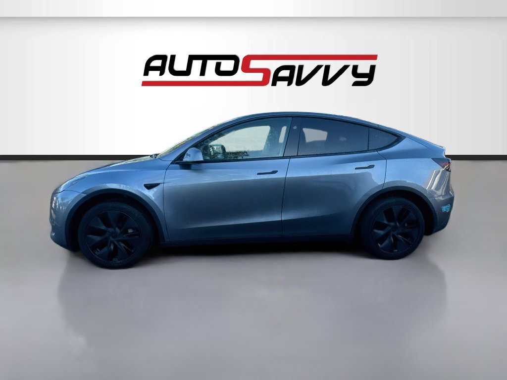Used 2025 Tesla Model Y Long Range RWD image 4