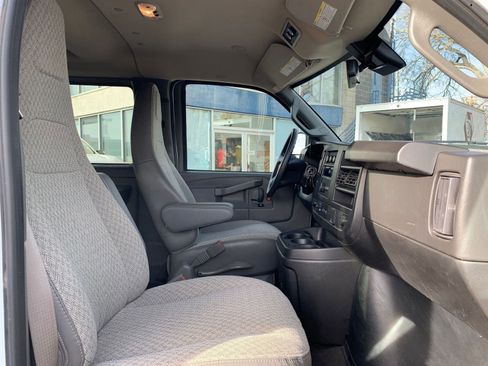 Used 2024 Chevrolet Express 3500 LT w/ LT Preferred Equipment Group image 34