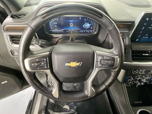 Used 2023 Chevrolet Suburban Premier w/ Advanced Technology Package image 11