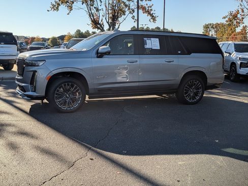 Used 2023 Cadillac Escalade ESV V w/ Heavy-Duty Trailer Package image 6