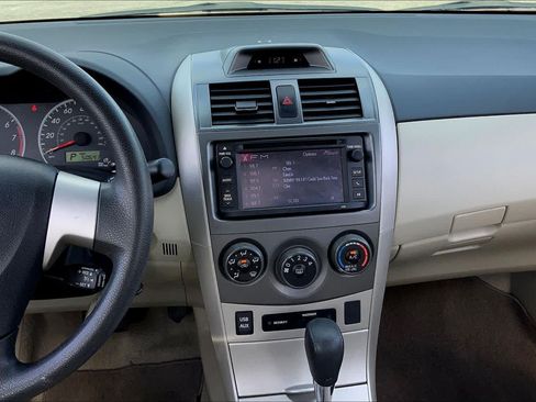 Used 2013 Toyota Corolla LE FWD image 7