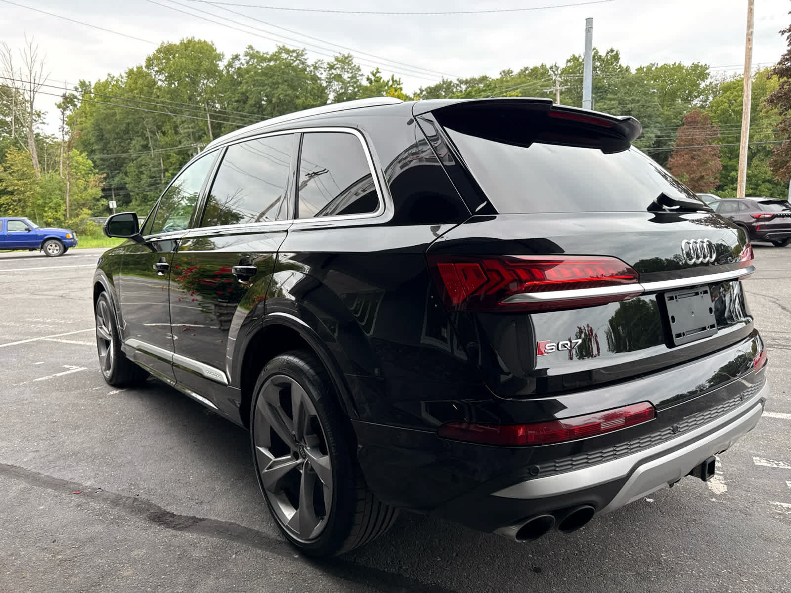Used 2023 Audi SQ7 Premium Plus w/ Towing Package AWD/4WD image 6