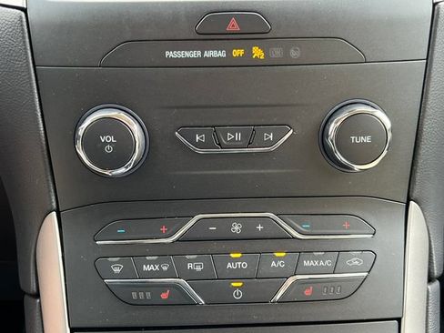 Used 2019 Ford Edge SEL w/ Equipment Group 201A AWD/4WD image 22
