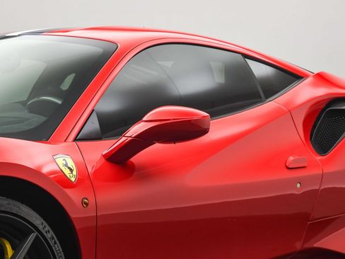 Used 2020 Ferrari 488 Pista Coupe RWD image 9
