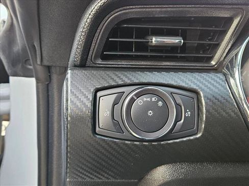 Used 2015 Ford Mustang Coupe RWD image 27