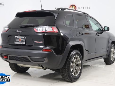 Used 2022 Jeep Cherokee Trailhawk image 3