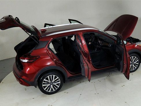 Used 2023 Nissan Kicks SV image 28