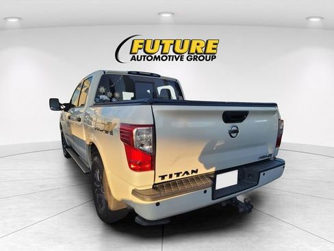 Used 2017 Nissan Titan PRO-4X image 4