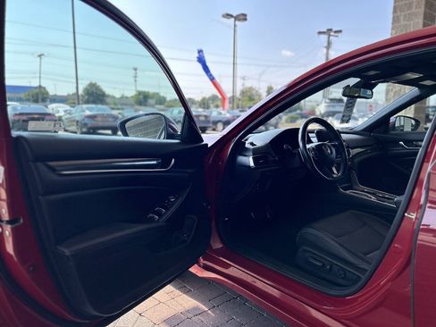 Used 2019 Honda Accord Sport image 36