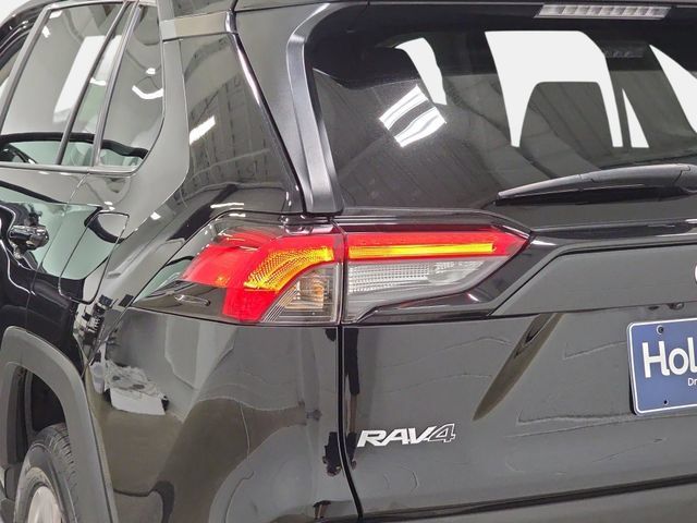 Certified 2025 Toyota RAV4 XLE AWD/4WD image 30