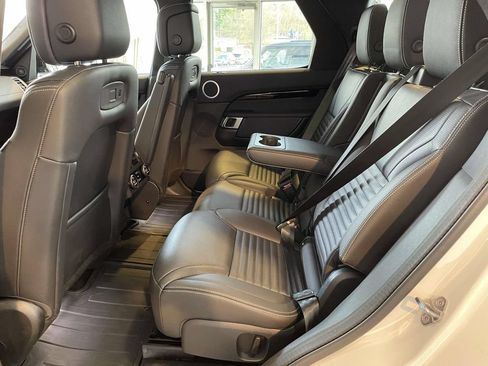 Used 2025 Land Rover Discovery S AWD/4WD image 17